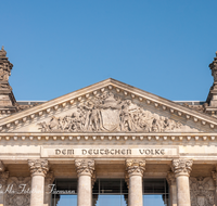 fileadmin/roha/images_galerie/orte_landschaft/Berlin/BERL-REICHST-0004-D-roha-Berlin-Deutscher-Reichstag-Deutschland-Flagge.png