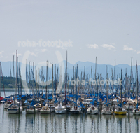 fileadmin/roha/images_galerie/orte_landschaft/Seeon-Seebruck/CHIE-YACHT-SEEBR-0009-D-roha-D-roha-Chiemsee-Yacht-Hafen-Seebruck-Segeln.jpg