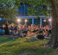 fileadmin/roha/images_galerie/musik/Blasmusik/Steinbruenning-Surheim/BR-SONNW-SAALD-01-0793-D-roha-Brauchtum-Sonnwend-Peters-Feuer-Musikkapelle.jpg