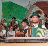 fileadmin/roha/images_galerie/orte_landschaft/Piding/Piding-Feste-Theater-usw/PID-FRUEHJ-2026-8358-D-roha-Piding-Fruehjahrssingen-Altwirt.jpg