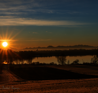 fileadmin/roha/images_galerie/orte_landschaft/Waging/SON-AU-TACH-0002-0727-01-D-roha-Sonnenaufgang-Tachinger-See.png