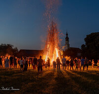 fileadmin/roha/images_galerie/brauchtum/Sonnwendfeuer/BR-SONNW-SAALD-01-0839-D-M-roha-Brauchtum-Sonnwend-Peters-Feuer-Saaldorf.jpg