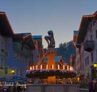 fileadmin/roha/images_galerie/brauchtum/Weihnachten/Christkindlmarkt-Berchtesgaden/BGD-WEIH-CHRIST-MARKT-0009-D-roha-Berchtesgaden-Weihnachten-Adventskranz-Christkindlmarkt.png