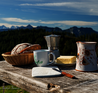fileadmin/roha/images_galerie/kulinarisch/TEI-STO-GAS-0100-0445-D-roha-Stoisser-Alm-Butterbrot.png