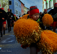 fileadmin/roha/images_galerie/brauchtum/Fasching/BR-FASCHI-MA-ZU-2025-1512-09-D-H-roha-Brauchtum-Fasching-Zug-Teisendorf-Marktstrasse.png