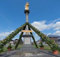 fileadmin/roha/images_galerie/brauchtum/Ostern/BR-OST-ANG-MA-SAEU-0030-9475-D-roha-Brauchtum-Ostern-Anger-Mariensaeule.jpg
