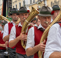 fileadmin/roha/Gautrachtenfest/Bilderglalerie/Gaufest-2023/Festsonntag/BR-GAUFEST-TEIS-2023-3-1155-09-D-roha-Tracht-Gaufest-Teisendorf.png