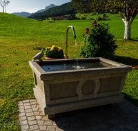 fileadmin/roha/images_galerie/Wasser-Brunnen/LANDA-BRUN-HAUSM-0002-D-roha-Landart-Brunnen-Wasser.png