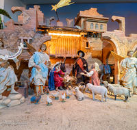 fileadmin/roha/images_galerie/brauchtum/Weihnachten-Krippen/Laufen/Laufen-Kapuziner/BR-KRI-LAUF-KAP-26-05-D-roha-Brauchtum-Krippe-Laufen-Geburt-Stall.png