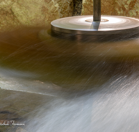 fileadmin/roha/images_galerie/wasser/AINR-KUGLM-0011-D-roha-Ainring-Kugelmuehle-Wasser-Marmor.png