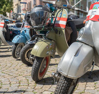 fileadmin/roha/images_galerie/orte_landschaft/Freilassing/FREIL-FUSSG-VESPA-1-6133-D-roha-Freilassing-Vespa-Treffen.jpg