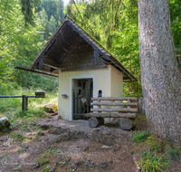 fileadmin/roha/images_galerie/kirche_religion/Groedig-Grossgmain/KKKM-GROED-FUERST-1-0173-roha-Kapelle-Groedig-Fuerstenbrunn.png
