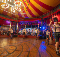 fileadmin/roha/images_galerie/brauchtum/Tracht/BR-TRACH-AUFH-1-2928-D-roha-Brauchtum-Tracht-Aufham-Porsche.jpg